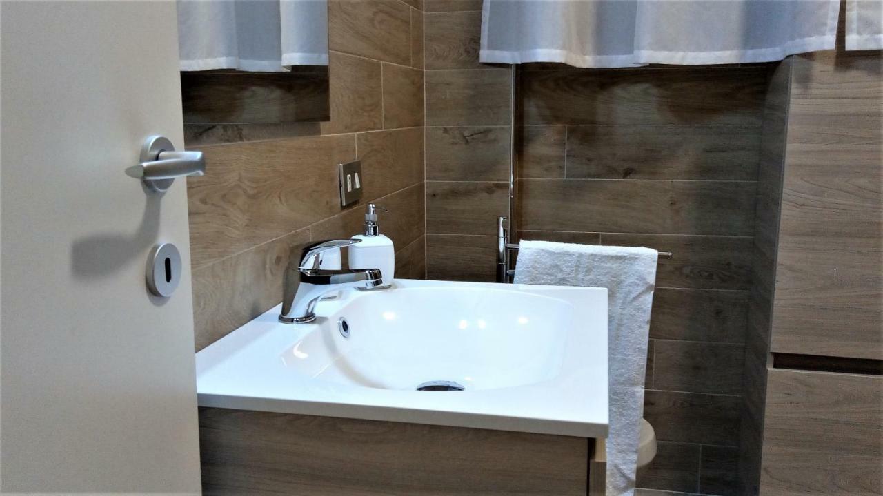 Lovely, Charming And Quiet Apartment In The Centre Air Conditioned And Free Private Garage Côme Extérieur photo